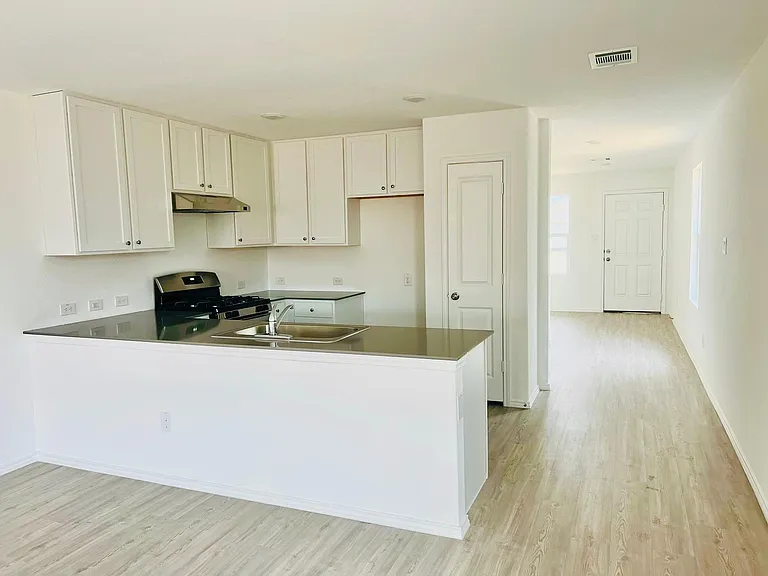 2505 Sweet Olive — Photo 6