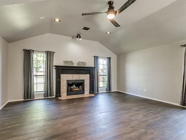 13300 S Robinson Ave — Photo 5