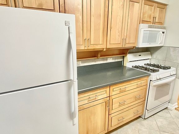 5th image of 922 North Blvd APT 305
