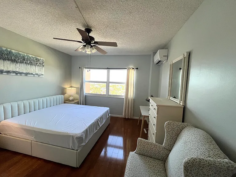 880 Mandalay Ave #802 — Photo 43