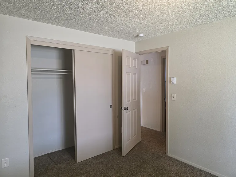 1657 S Robert St — Photo 14
