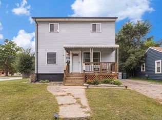 152 E Mapledale Ave, Hazel Park, MI 48030