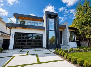 13735 Blackburn Ave, White Rock, BC V4B 2Z1