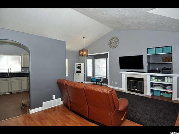 3rd image of 10178 S Campden Ct