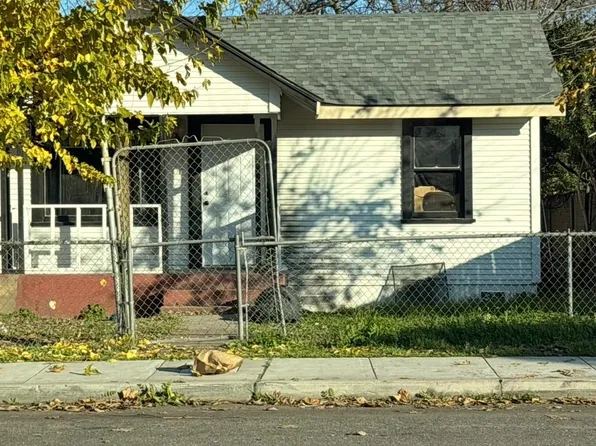 2228 N Glenn Ave, Fresno, CA 93704