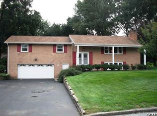 5 E Countryside Dr, Boiling Springs, PA 17007