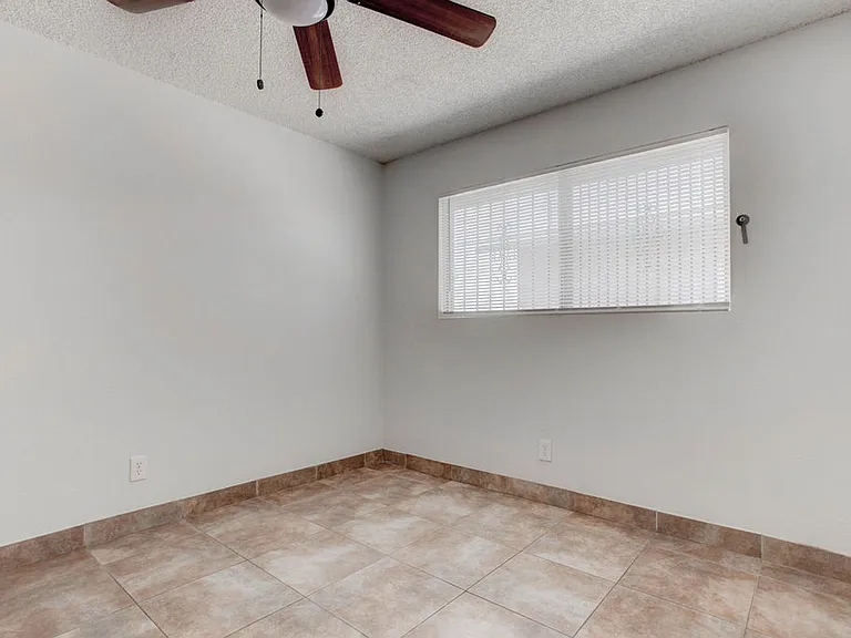 421 N Decatur Blvd — Photo 14