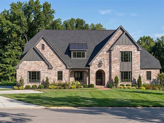 2nd image of 1 Scottsdale Manor Hl