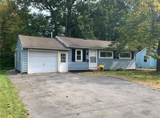319 Belmore Dr, North Syracuse, NY 13212