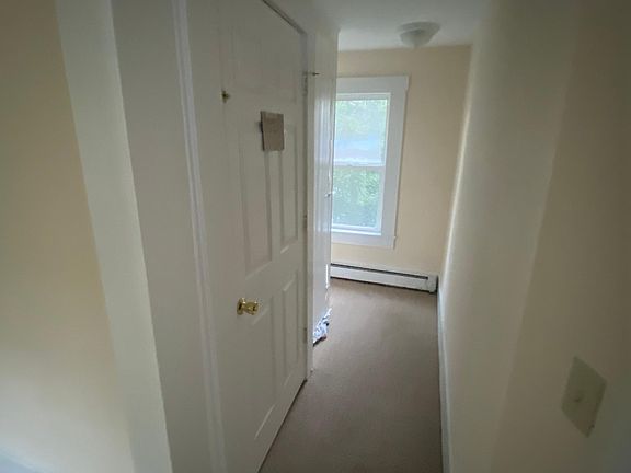 2nd image of 33 River St