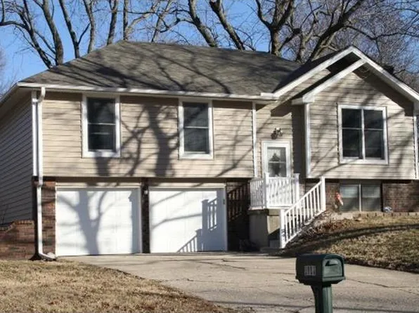 6001 Hauser Dr, Shawnee, KS 66216