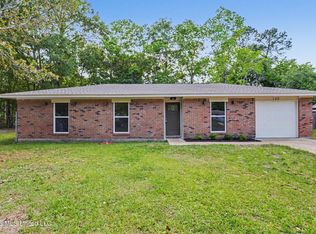 108 Vicksburg Pl, Ocean Springs, MS 39564
