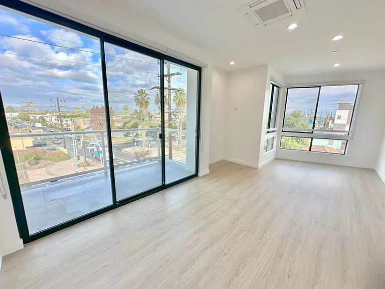 11500 Culver Blvd — Photo 5