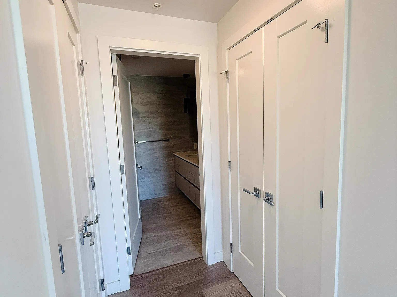 2 bed, 1200 sqft, $3,200 — Photo 1