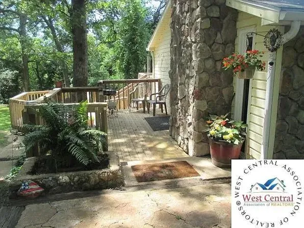 26053 Santa Barbara Dr, Edwards, MO 65326