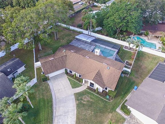 3rd image of 8001 Lago Vista Dr
