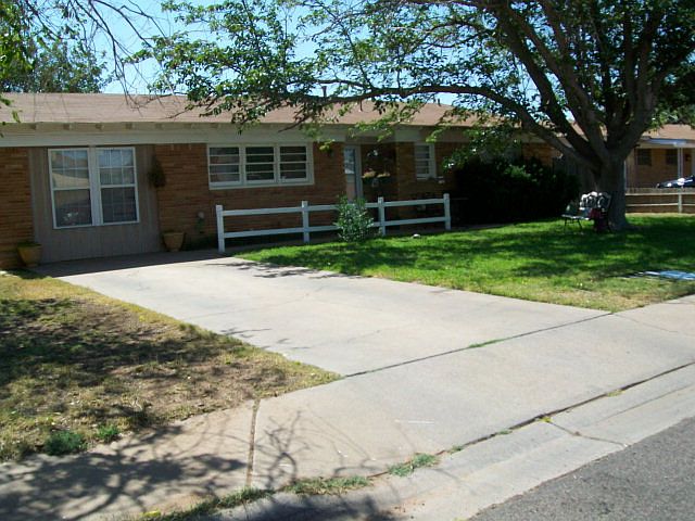 1st image of 214 N Dewberry Dr