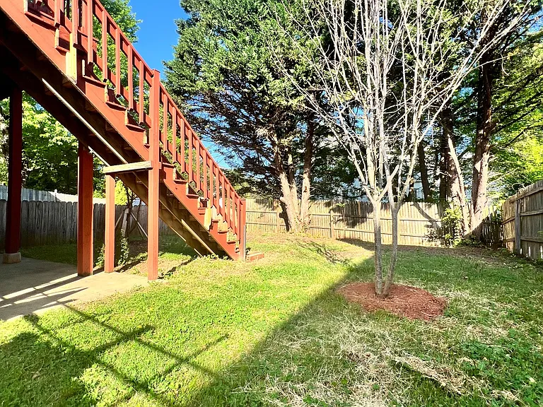 4622 Briarwood Dr — Photo 20