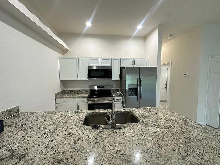 3305 SW 15th Pl #3305 — Photo 6