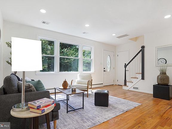 5th image of 26904 Overlook St