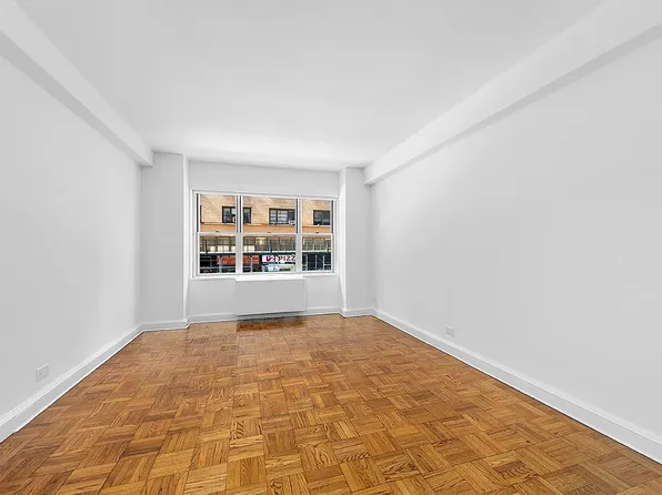 136 East 55th Street image 1 of 7