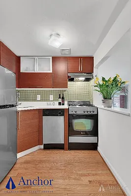 Rented by Anchor Associates | media 13