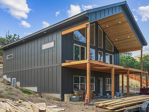 5th image of 533 Costley Ln