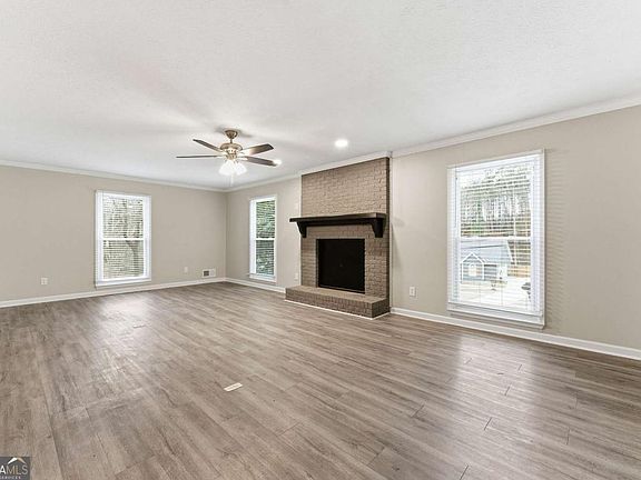 5th image of 790 Pine Ridge Dr