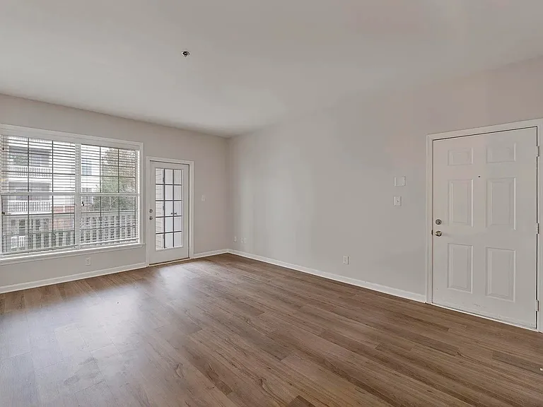 320 Riverbend Dr #3C — Photo 11