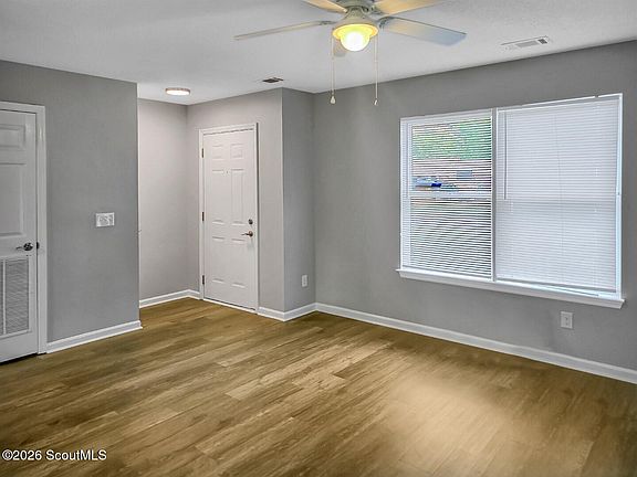5th image of 1257 Roberts Way
