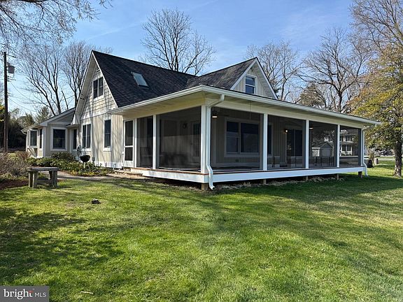 3rd image of 1268 Hayes Rd