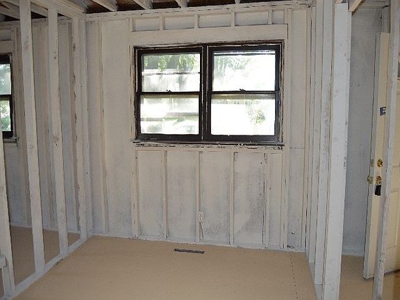 4th image of 430 N Monroe Ave