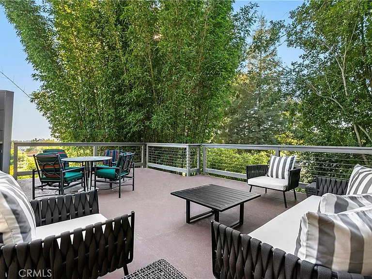 9625 Oak Pass Rd — Photo 11