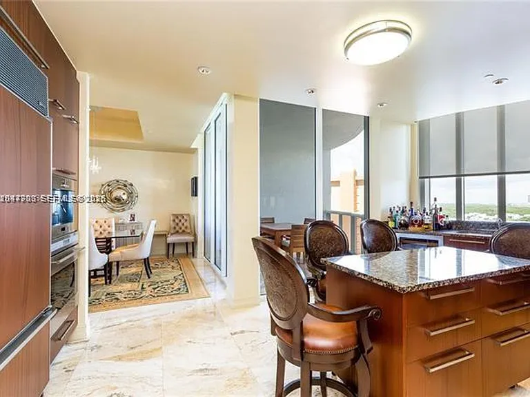 16001 Collins Ave #CU-1106 — Photo 14