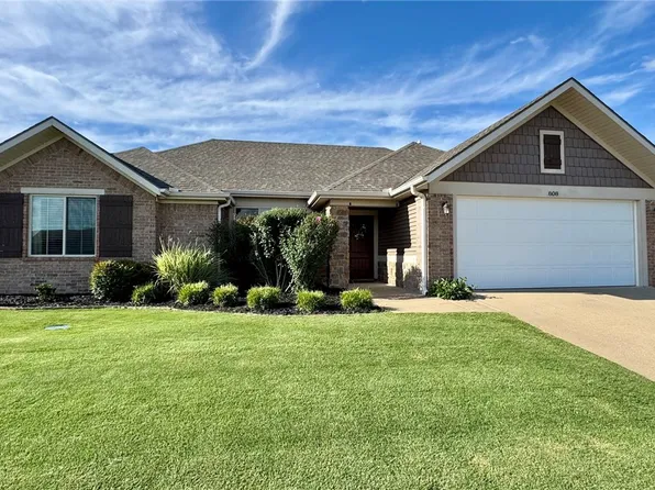 808 Sand St, Cave Springs, AR 72718