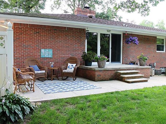 5th image of 3161 Fair Oaks Dr
