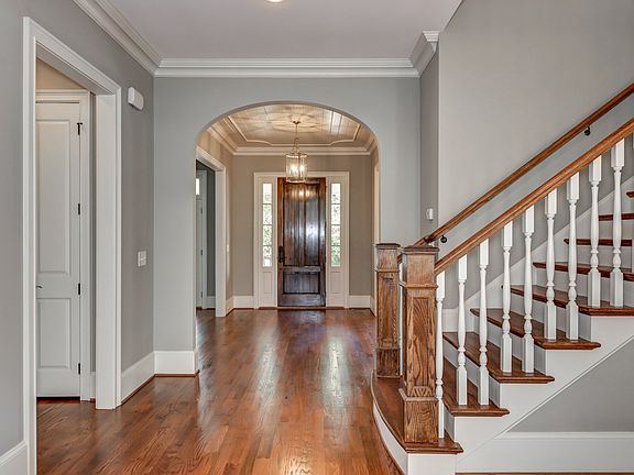 4th image of 1865 Wellbourne Dr NE