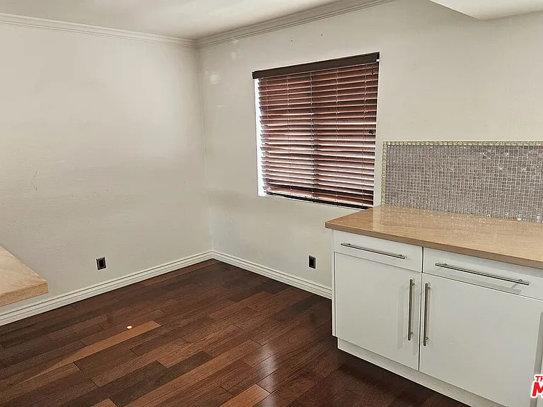 13243 Vanowen St #3 — Photo 8