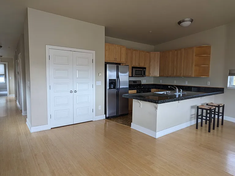 2020 Ionosphere St #16 — Photo 1