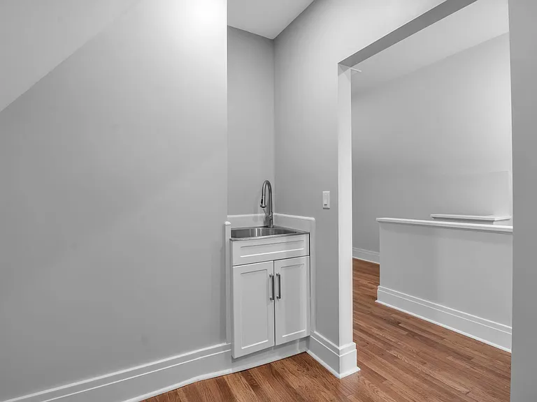 100 Richmond Ave #UPPER — Photo 41