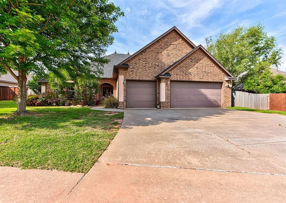 1st image of 19513 Crest Ridge Dr