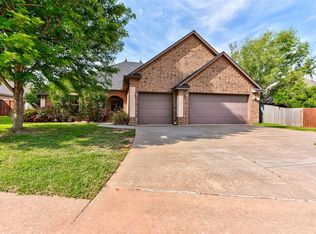 19513 Crest Ridge Dr, Edmond, OK 73012