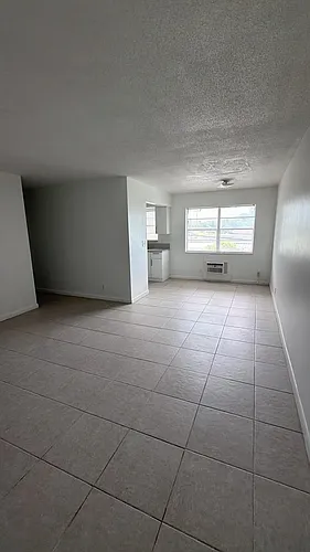 5200 Hollywood Blvd Photo 1