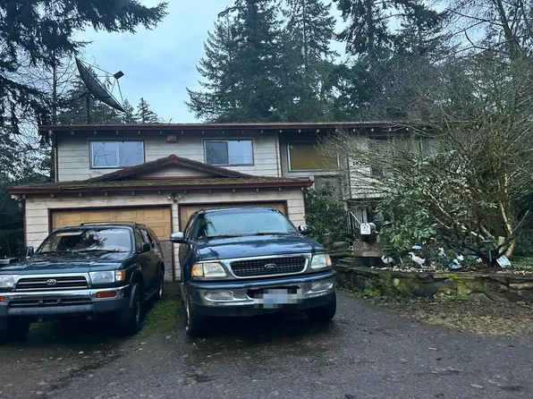 16704 Stone Ct N, Shoreline, WA 98133