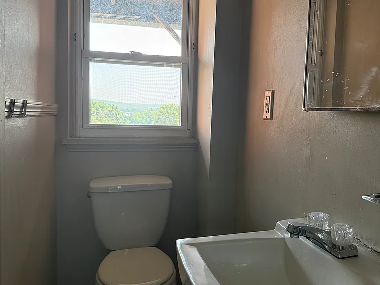 642 Main St #2 — Photo 13