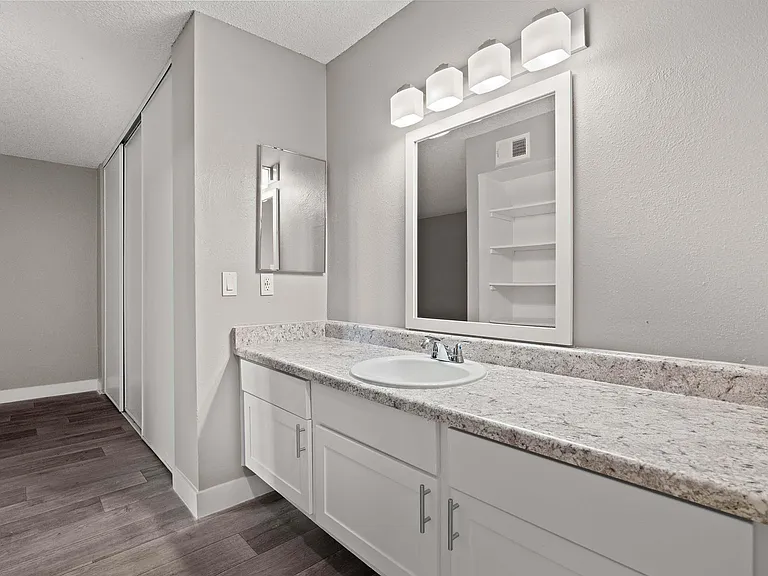 Brookwood Apartments — Photo 24