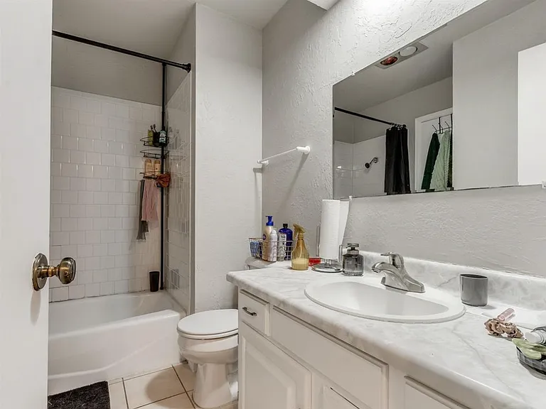 6916 Woodlake Dr #6920 — Photo 11
