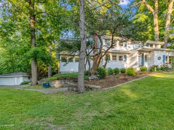 360 W Circle Dr, New Lenox, IL 60451