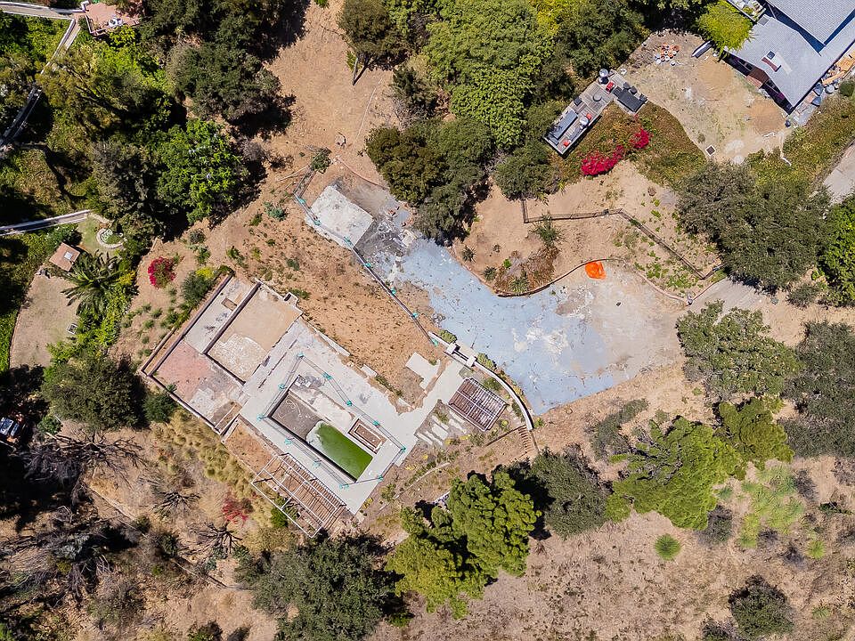 1st image of 1032 El Medio Ave