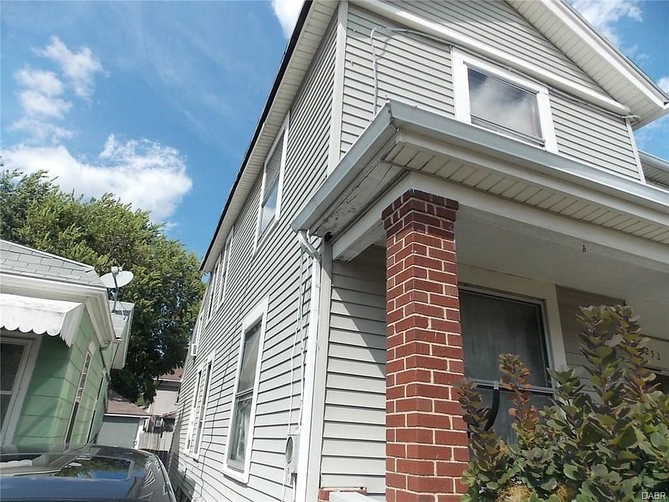 2nd image of 251 Air St